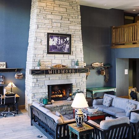 Wildwood Lodge & Suites Clive Kültér fotó