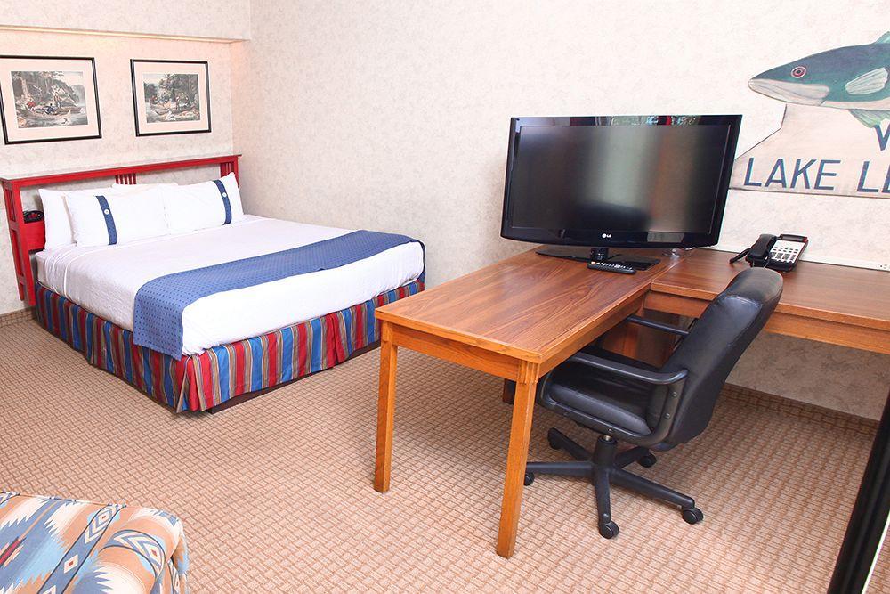 Wildwood Lodge & Suites Clive Kültér fotó